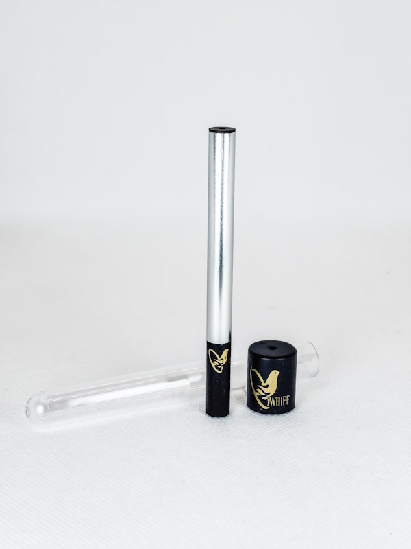whiff argent avec son étui
